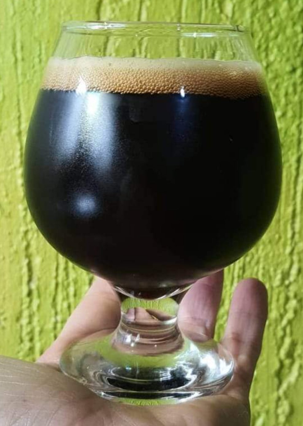 Doble stout, 9.5% abv, 65 IBU